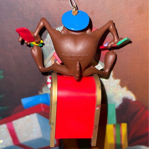 1995 Looney Tunes Tasmanian Devil Post Office Christmas Ornament - Picture 3 of 5